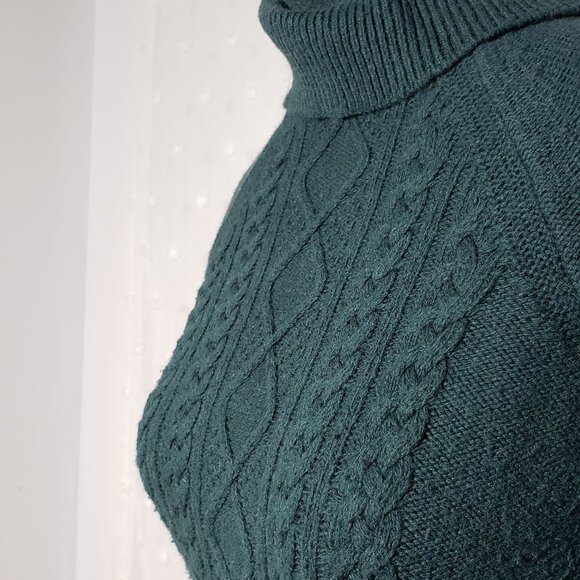 VINTAGE ESPIRIT Forest Green Cable Knit Turtleneck Sweater - Picture 2 of 3